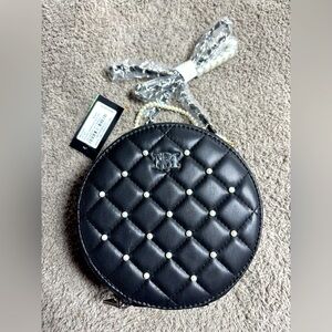 BADGLEY MISCHKA ROUND DIAMOND QUILTED CROSSBODY W PEARLS